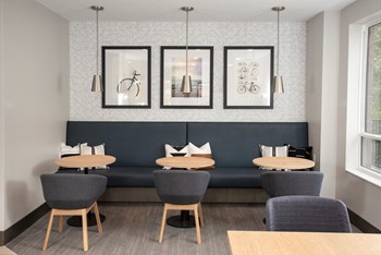 lobby tech lounge at UPII - Photo Gallery 4