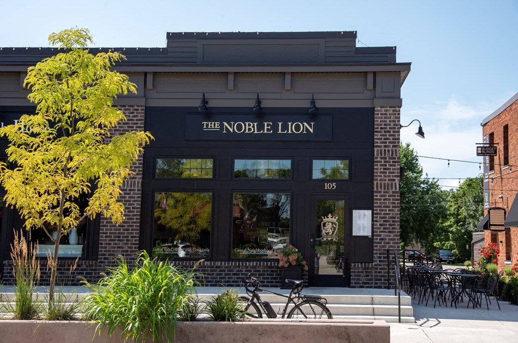The Noble Lion store front in Victoria, MN