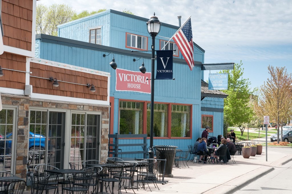 Victoria House at Victoria Flats, Victoria, 55386