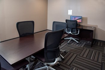 Business Center with computer and meeting table - Photo Gallery 17