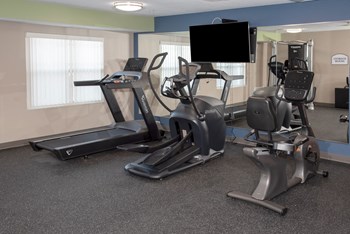 fitness room cardio machines - Photo Gallery 9