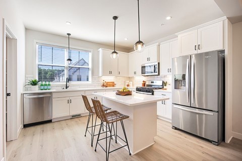 18432-18460 Kenyon Avenue 3 Beds Apartment for Rent