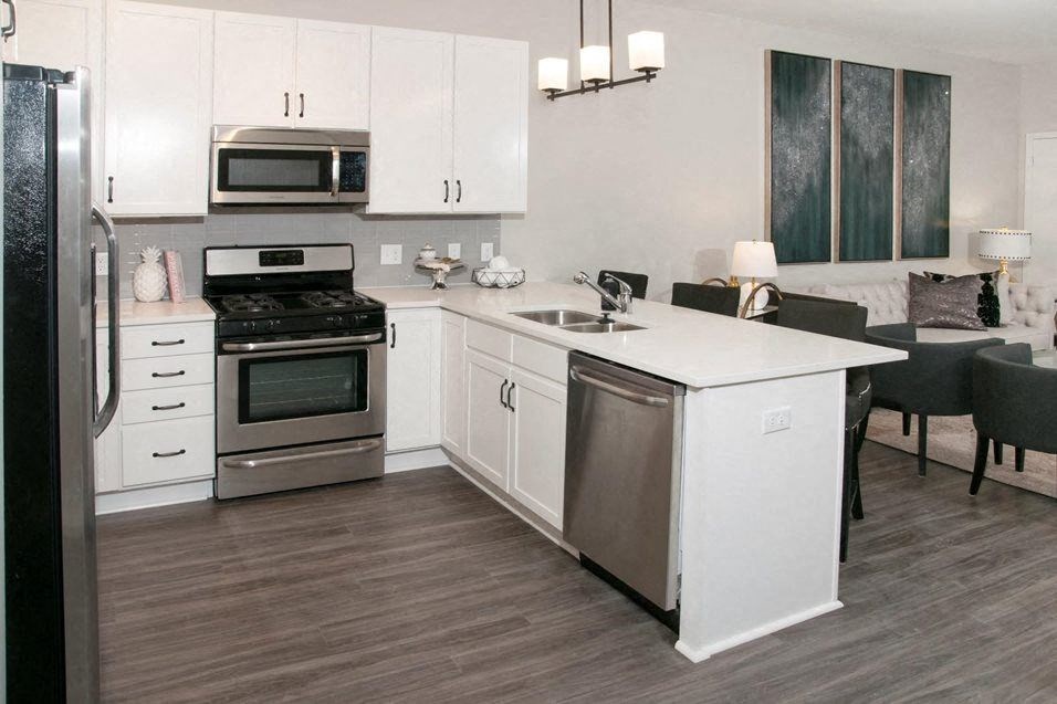 All Electric Kitchen, Residences at 1700, Minnetonka