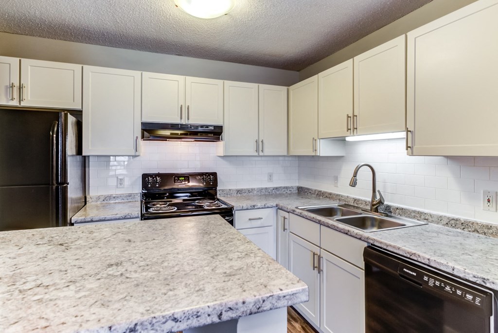 Granite Counter Tops In Kitchen at Audenn Apartments, Bloomington, 55438