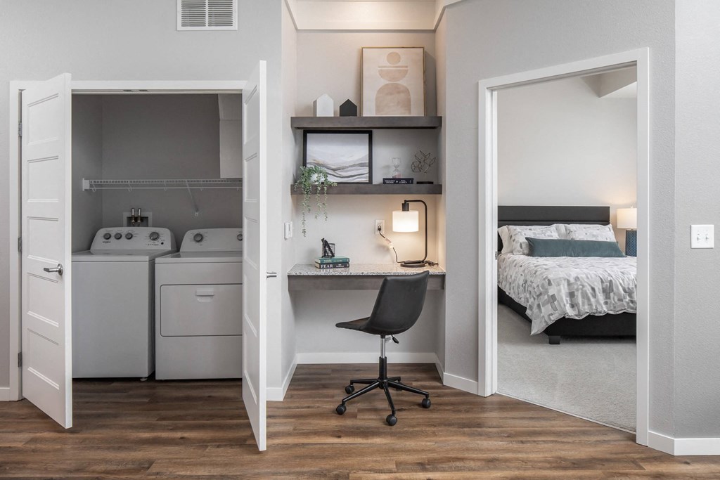 Work Desk at The Edison at Woodbury, Woodbury, 55129