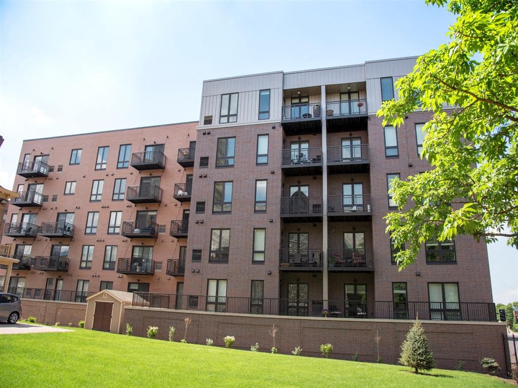 Garden in front of building at The M on Hennepin, Minneapolis, Minnesota