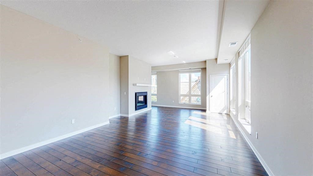 Unfurnished Living Area at The M on Hennepin, Minneapolis, 55414