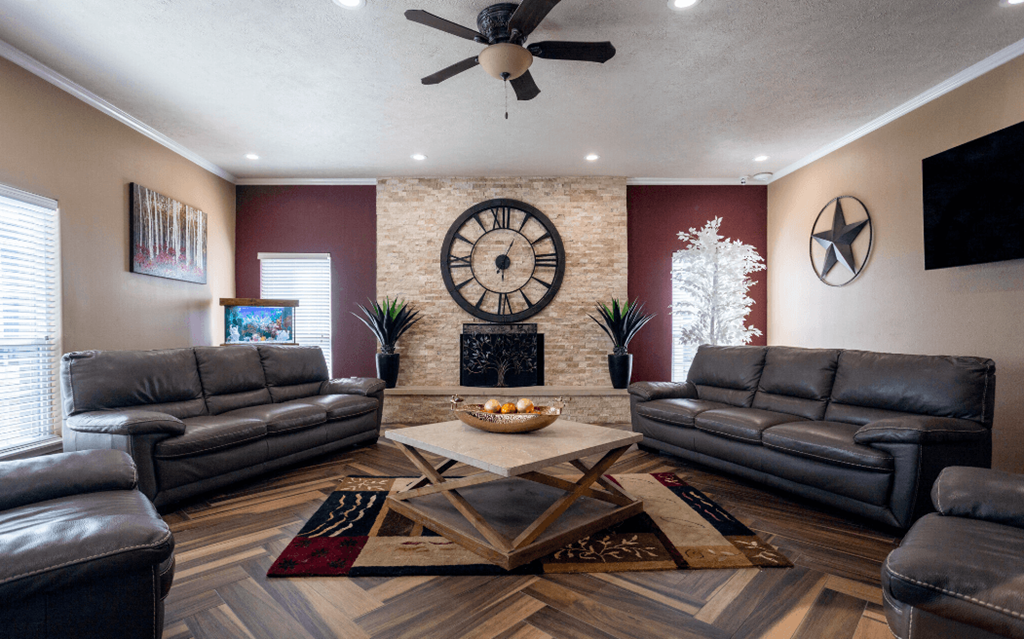 Leasing Office Inside