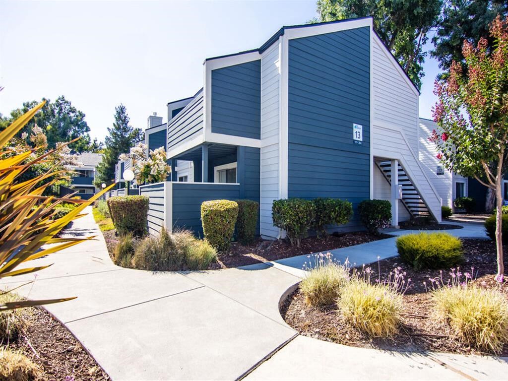 the building in which the apartment is located at Parc Medallion LLC, Union City, CA