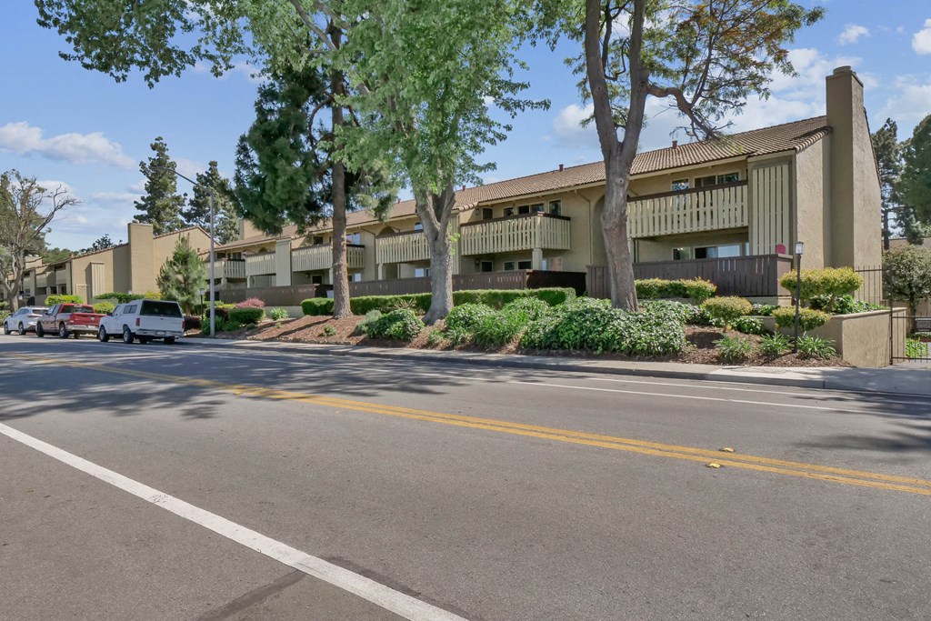 Street at Summerwood Apartments, Santa Clara