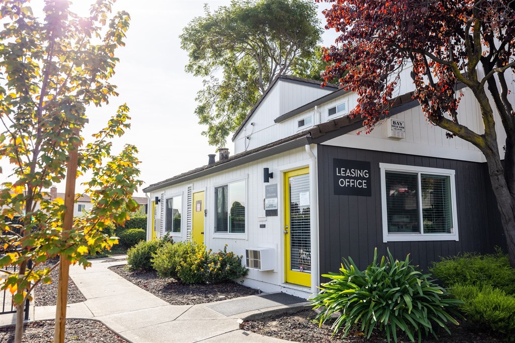 Laundry Room Exterior at Summerhill Place Apartments, Union City California