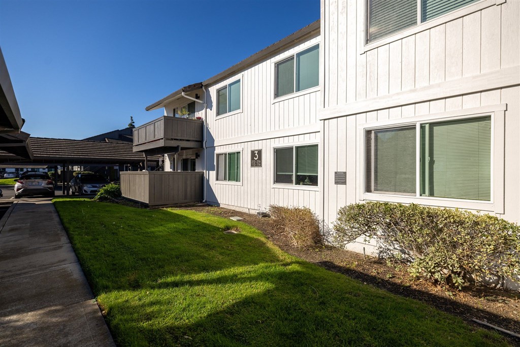 Green Outdoor at Summerhill Place Apartments, Union City, 94587