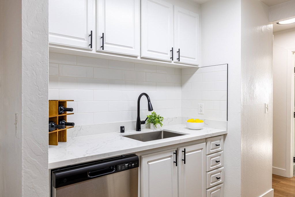 Kitchen With White Cabinetry And Appliances at Sunnyvale Crossings Apartments, California, 94087