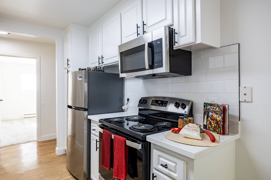 Kitchen Designed With Ample Storage Space at Sunnyvale Crossings Apartments, California