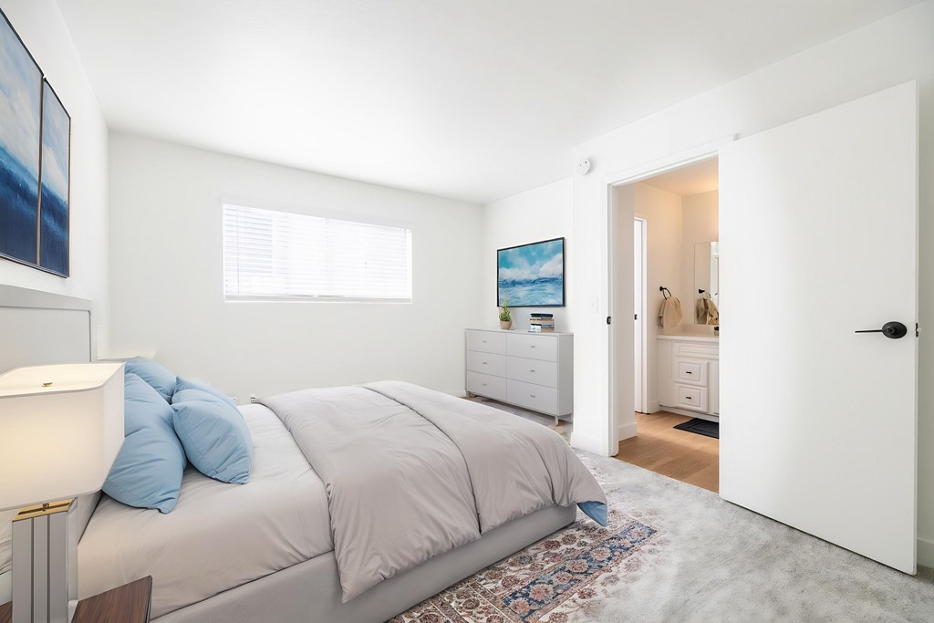 Spacious Bedroom With Comfortable Bed at Sunnyvale Crossings Apartments, California, 94087