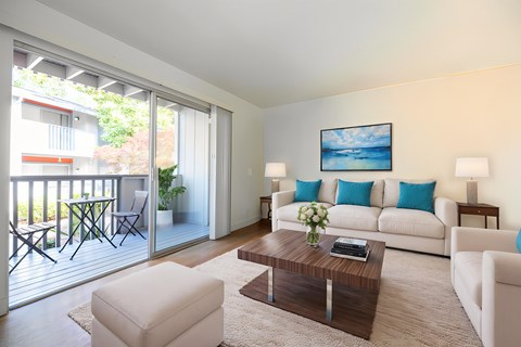 Sunnyvale Crossings Apartments is a similar property to Bradley Apartments located in Sunnyvale