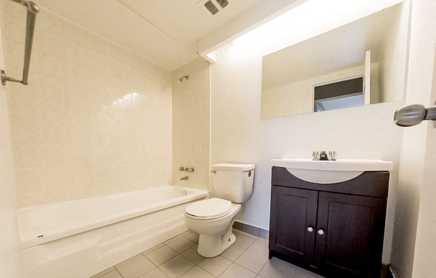 100 York Gate 1-3 Beds Apartment for Rent - Photo Gallery