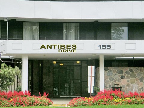 155 Antibes drive entrance