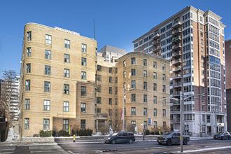 64 St Clair Ave W