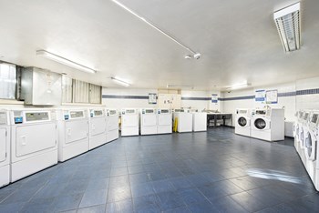 Laundry Room - Photo Gallery 5