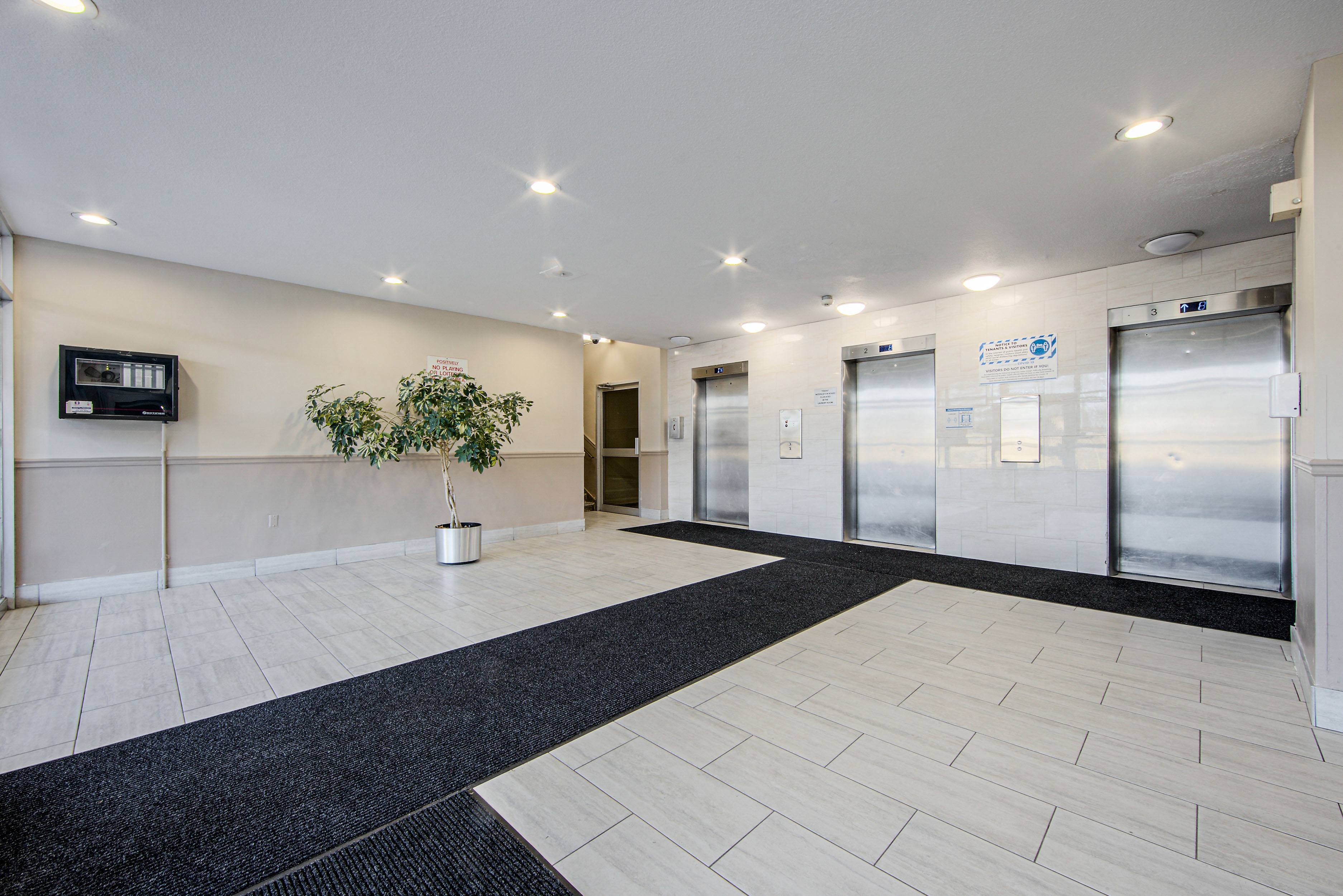 2 bedroom apartment - 2775 Jane Street, North York - unit 1103 5