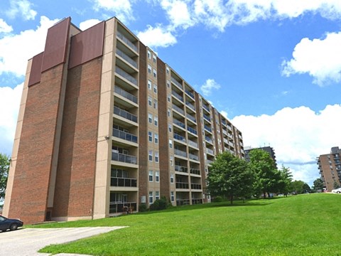 780 Wonderland Road South