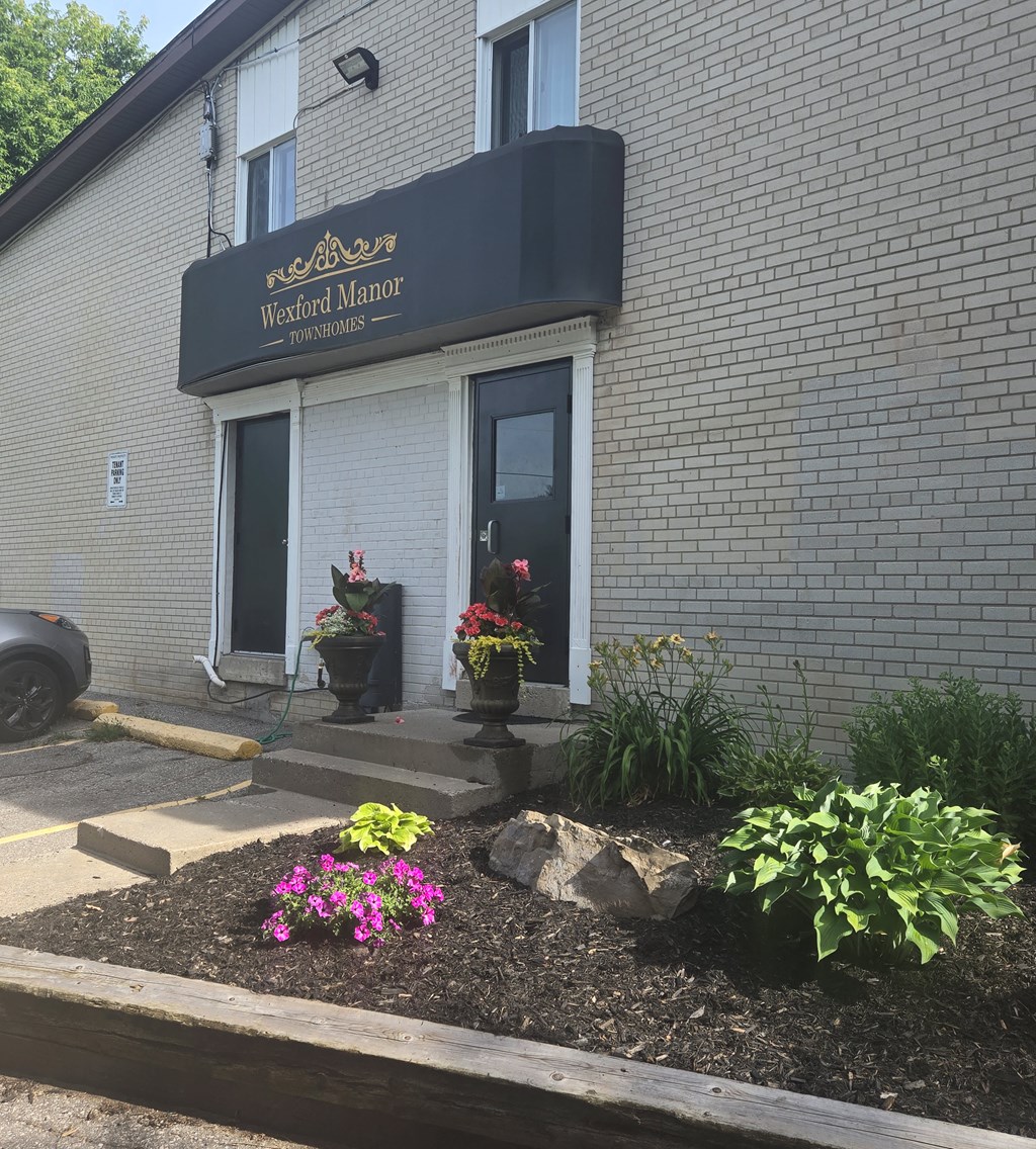 145 Elinor Main Entrance