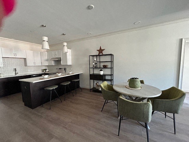 a kitchen and dining room