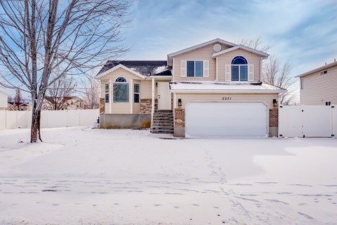 2271 W 1450 N 5 Beds Apartment for Rent