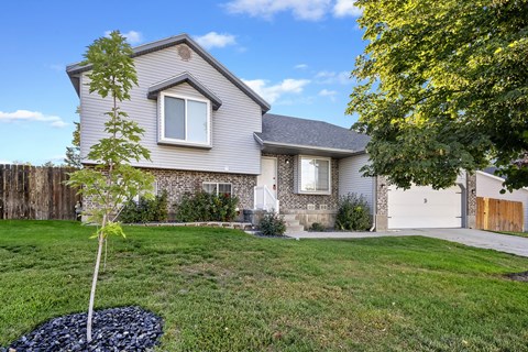 2340 N 790 W 5 Beds Apartment for Rent