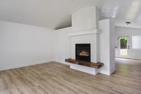 576 W 500 N 5 Beds Apartment for Rent