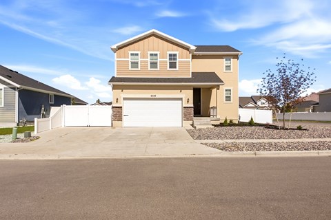 6450 Black Ridge Dr 4 Beds Apartment for Rent