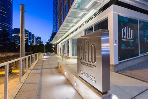800 Seneca St Studio-2 Beds Apartment for Rent