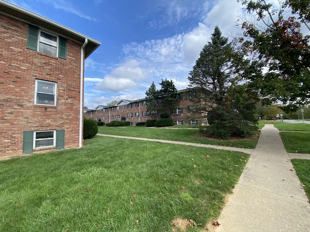 Kingston Manor Apartments