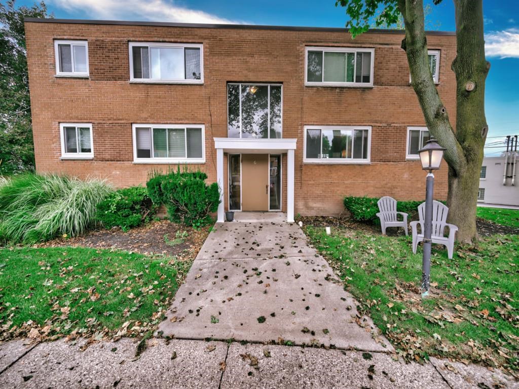 Village Green Court Apartments 45 S Cayuga Road Williamsville NY
