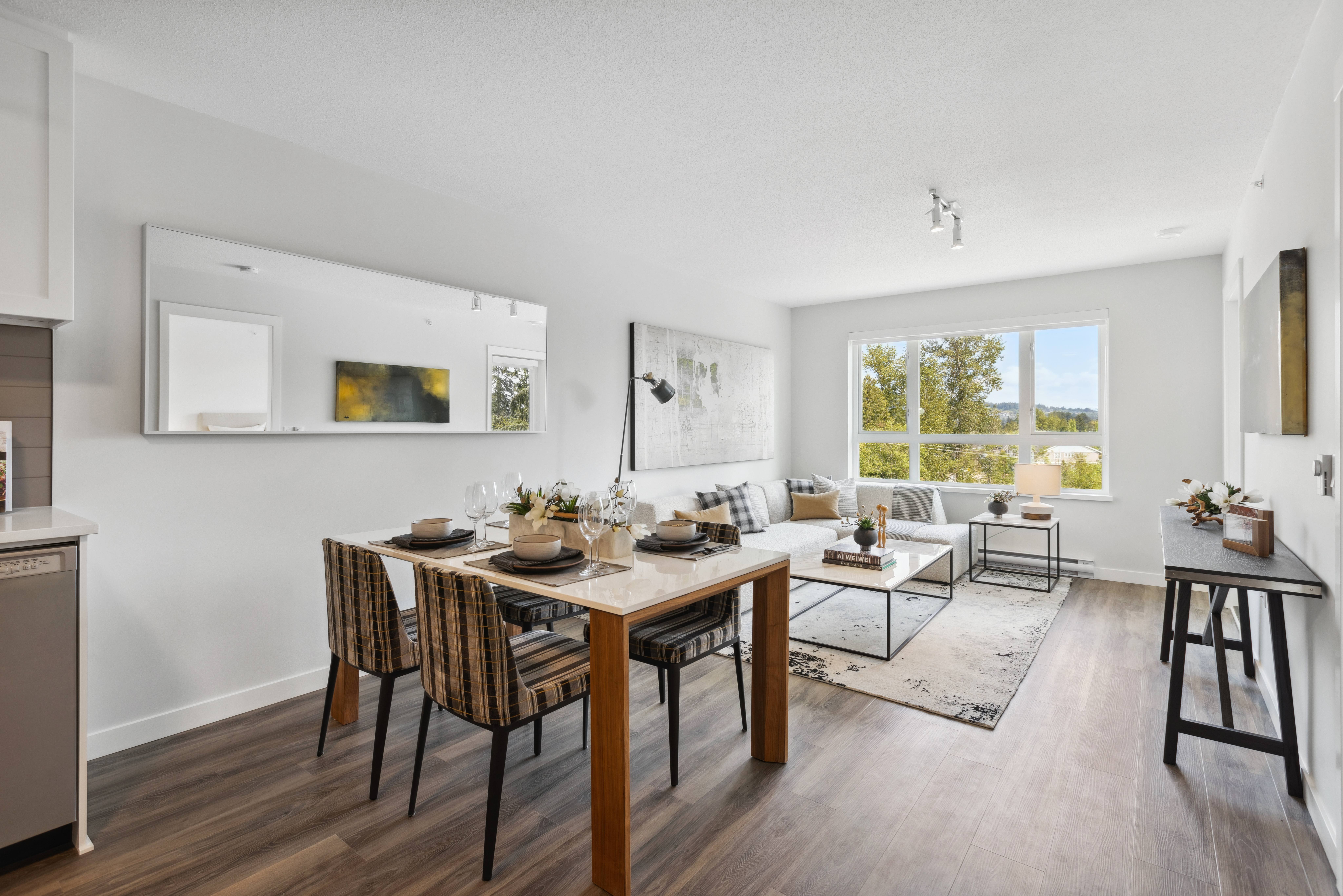 3 bedroom apartment - Crestwood Apartments, Maple Ridge - unit 311 2