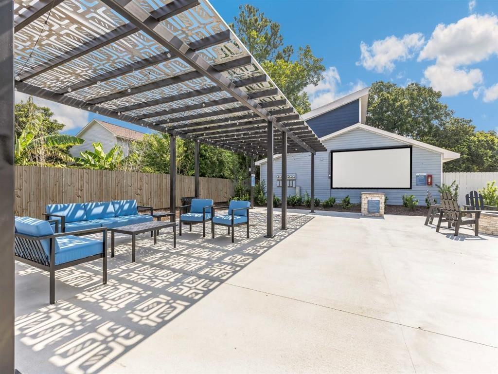 Covered Patio at The Papillon, Pensacola, FL 32504