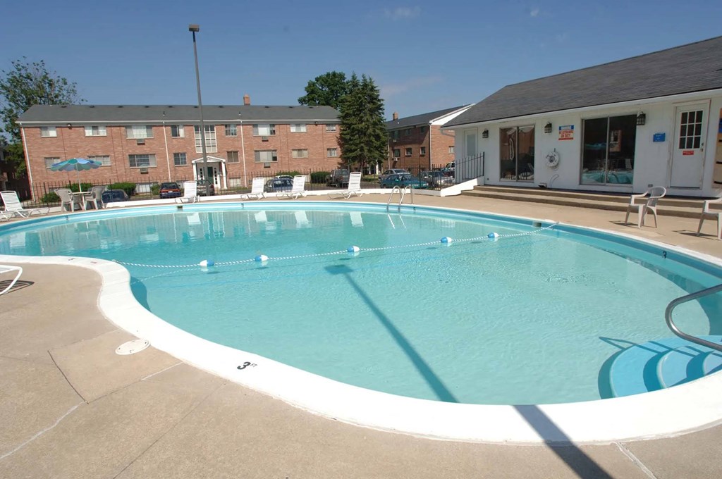 Swimming Pool and Sun Deck Swimming Pool and Sun Deck