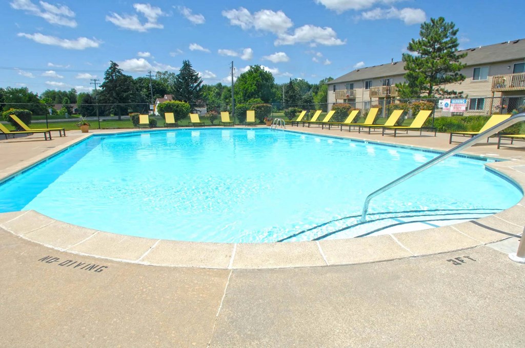Swimming Pool and Sun Deck Swimming Pool and Sun Deck