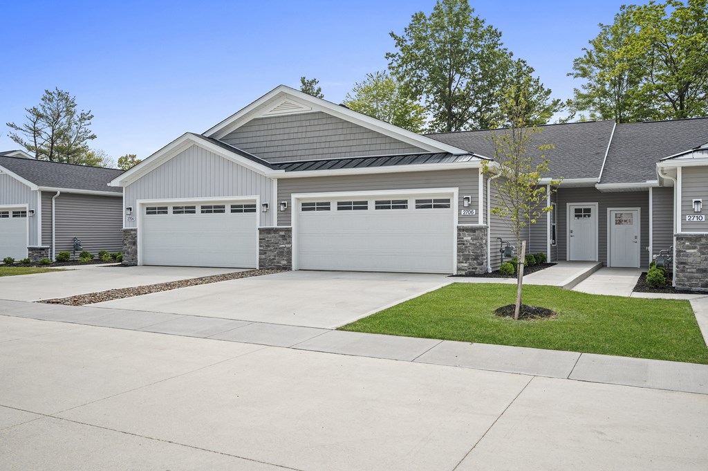 Village At Hinckley Oaks