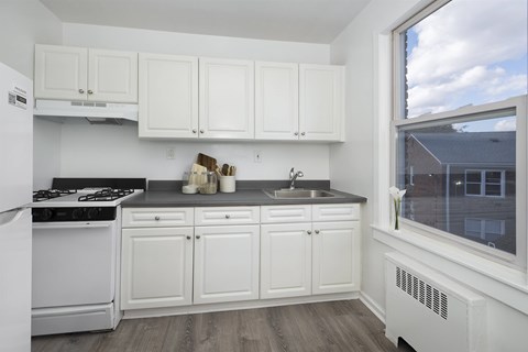 24-82 Beacon Hill Drive Studio Apartment for Rent