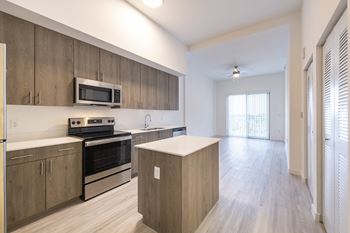 the preserve at ballantyne commons apartment kitchen and living room