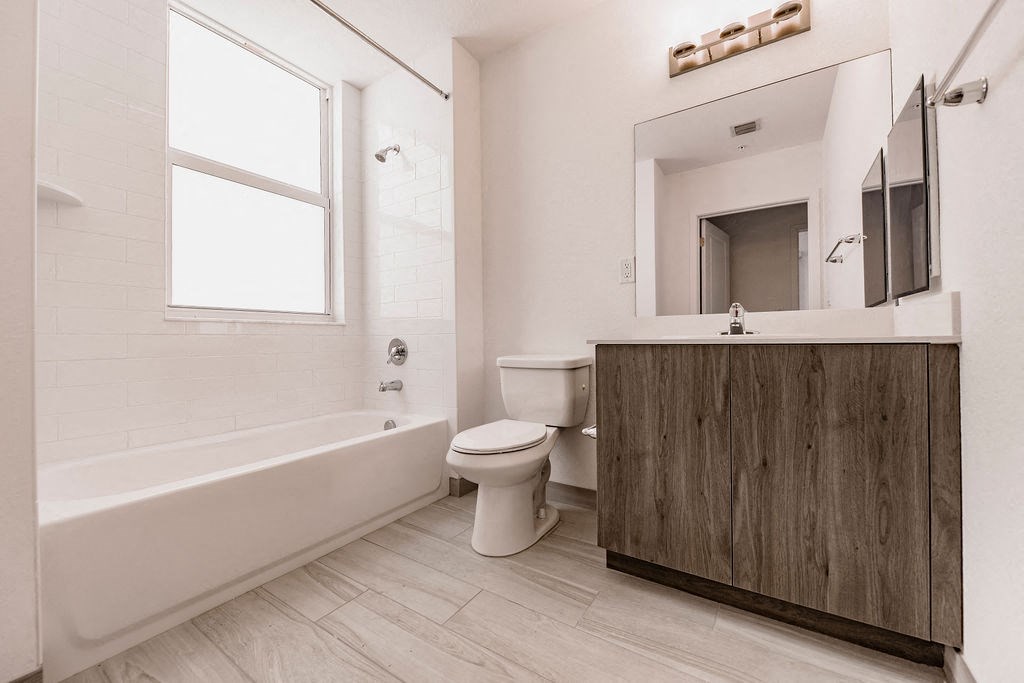 Sonata Apartment Homes_Bath