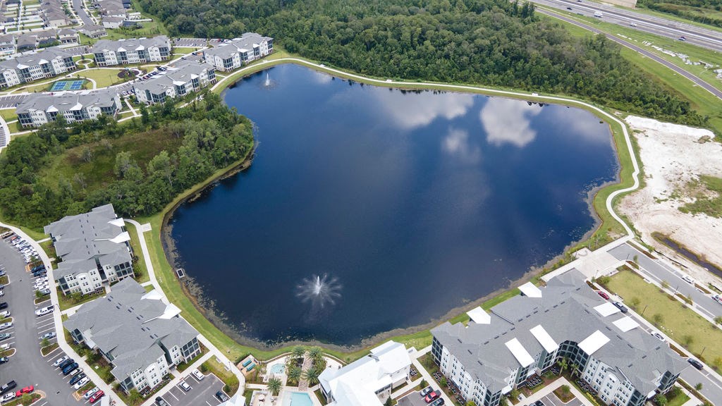 Urbon Nona Apartment Homes Exterior Lake arial view