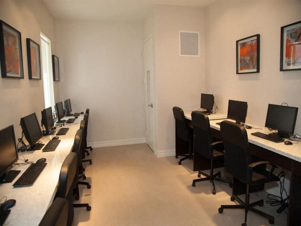 Captiva Cove_Office Space in Clubhouse