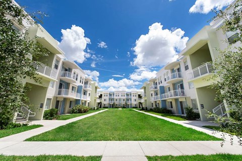 Solimar Exterior