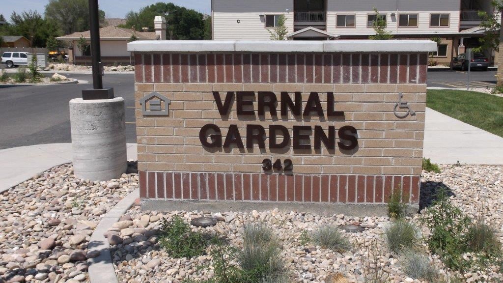 Vernal Gardens Sign