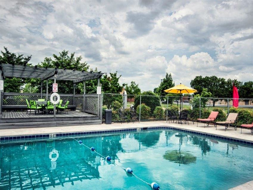 Pool Ashford Terrace Apartments Pool Huntsville, AL - Photo Gallery