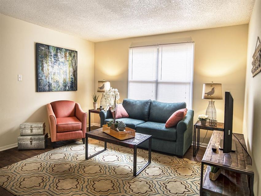 The Overlook Apartment Homes, 1500 Sparkman Drive N.W., Huntsville, AL