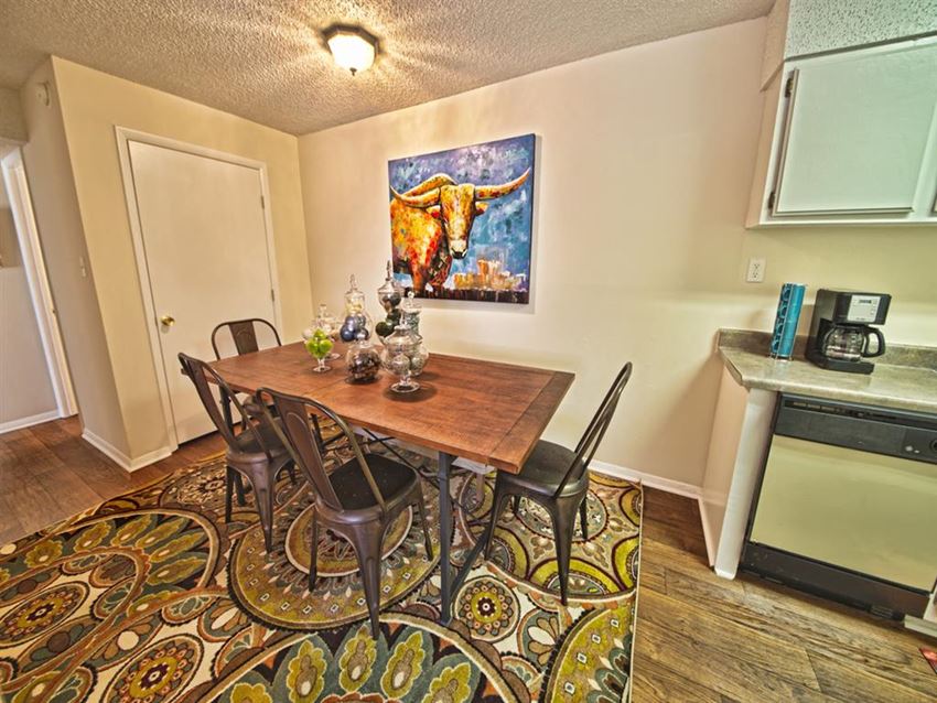 The Overlook Apartment Homes, 1500 Sparkman Drive N.W., Huntsville, AL